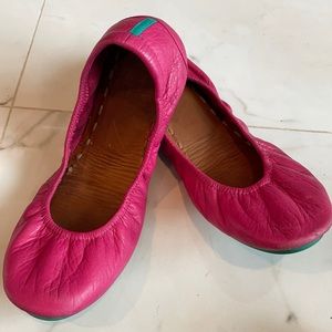 Tieks by Gavrieli, Fuschia Leather Ballet Flats, size 8, worn in good condition